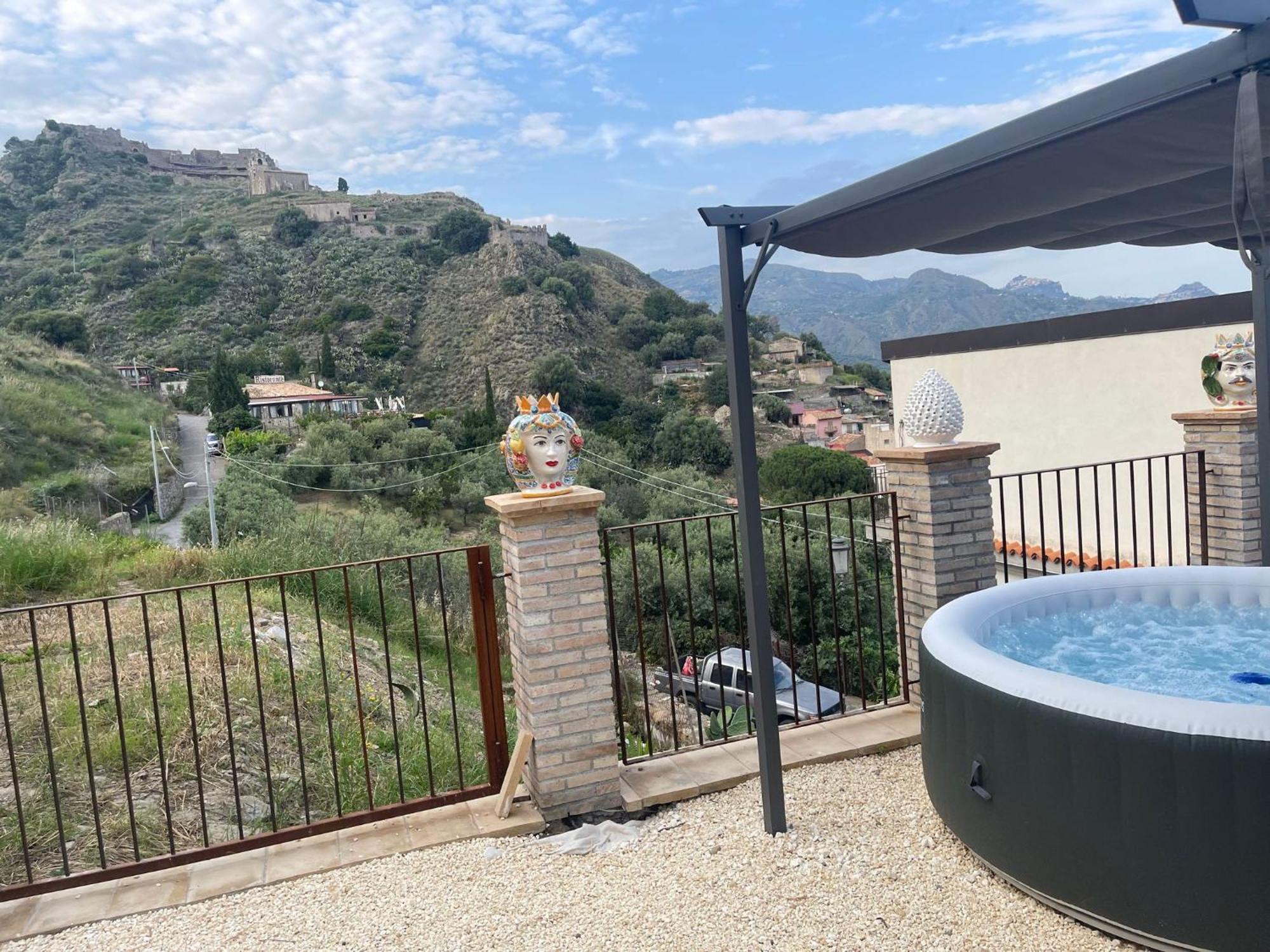 Bed And Relax-Il Maniero Bed & Breakfast Calatabiano Exterior photo